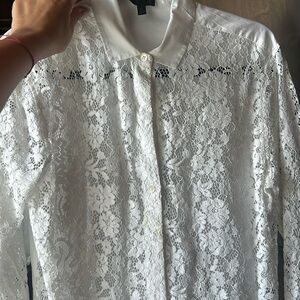 White lace on the front and sleeves shirt